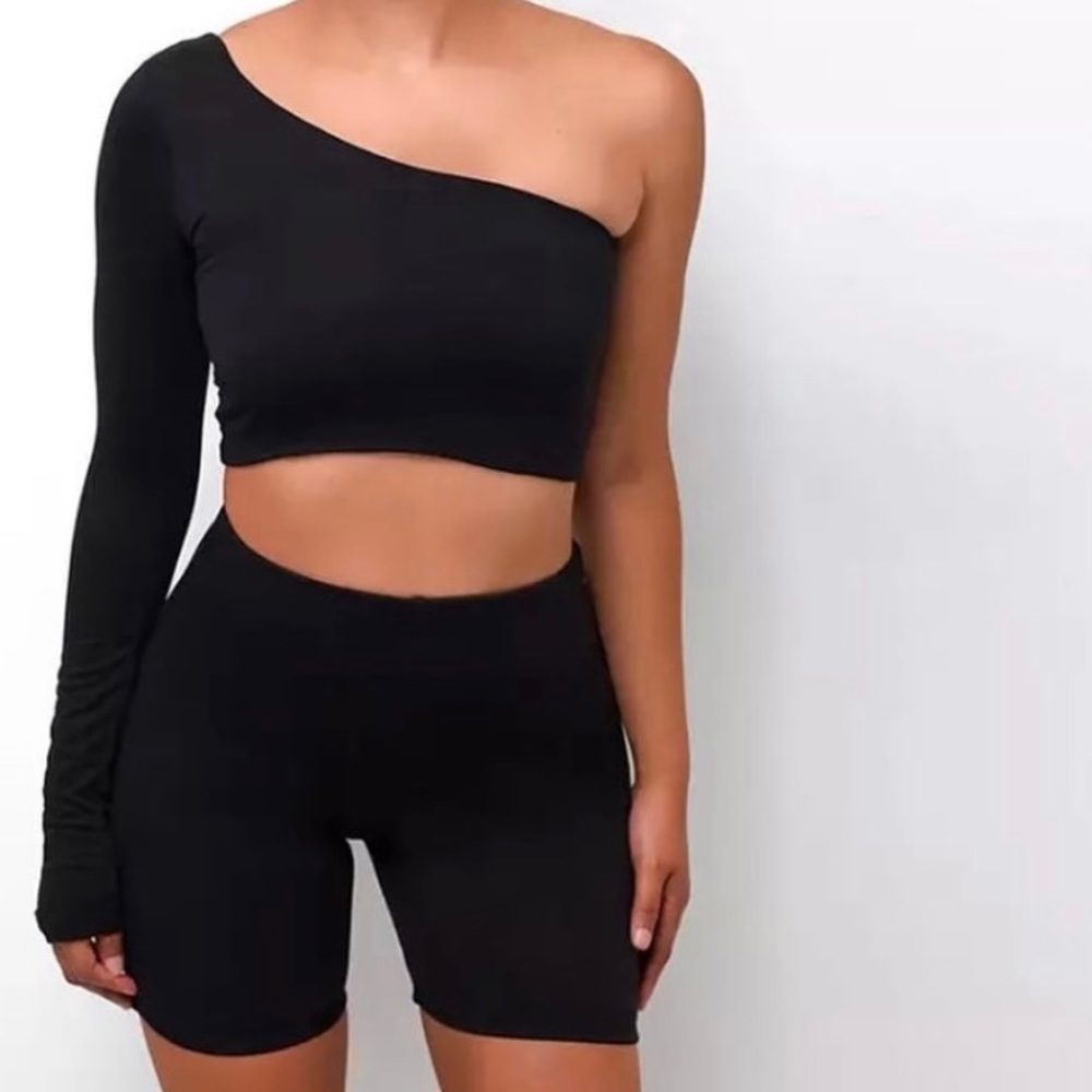 OFF SHOULDER